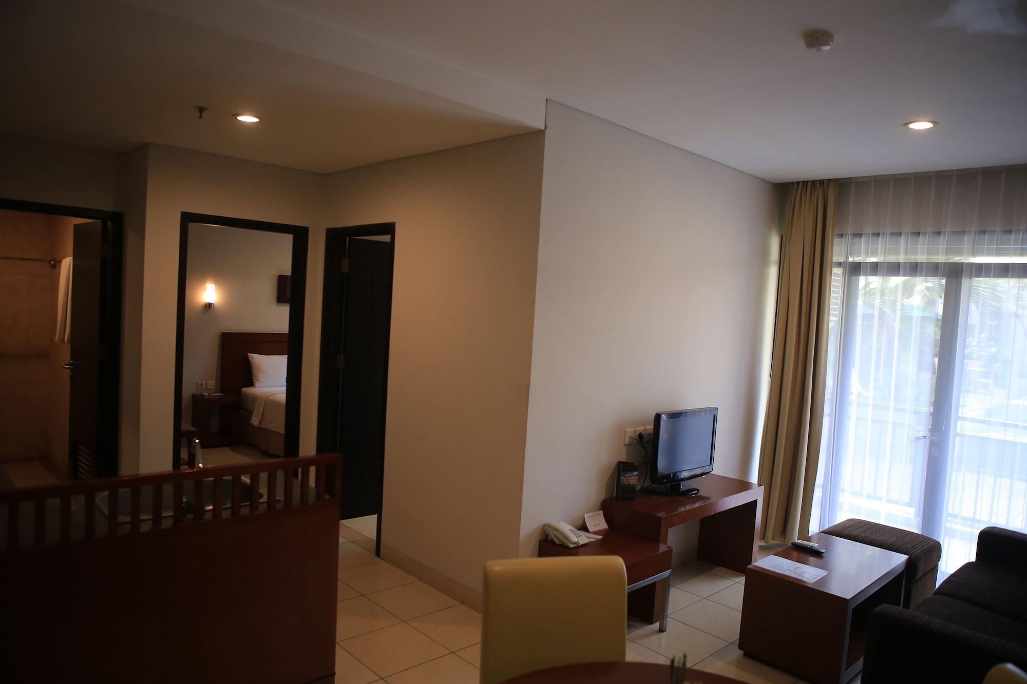 Legian Grand Kuta Hotel And Residence מראה חיצוני תמונה