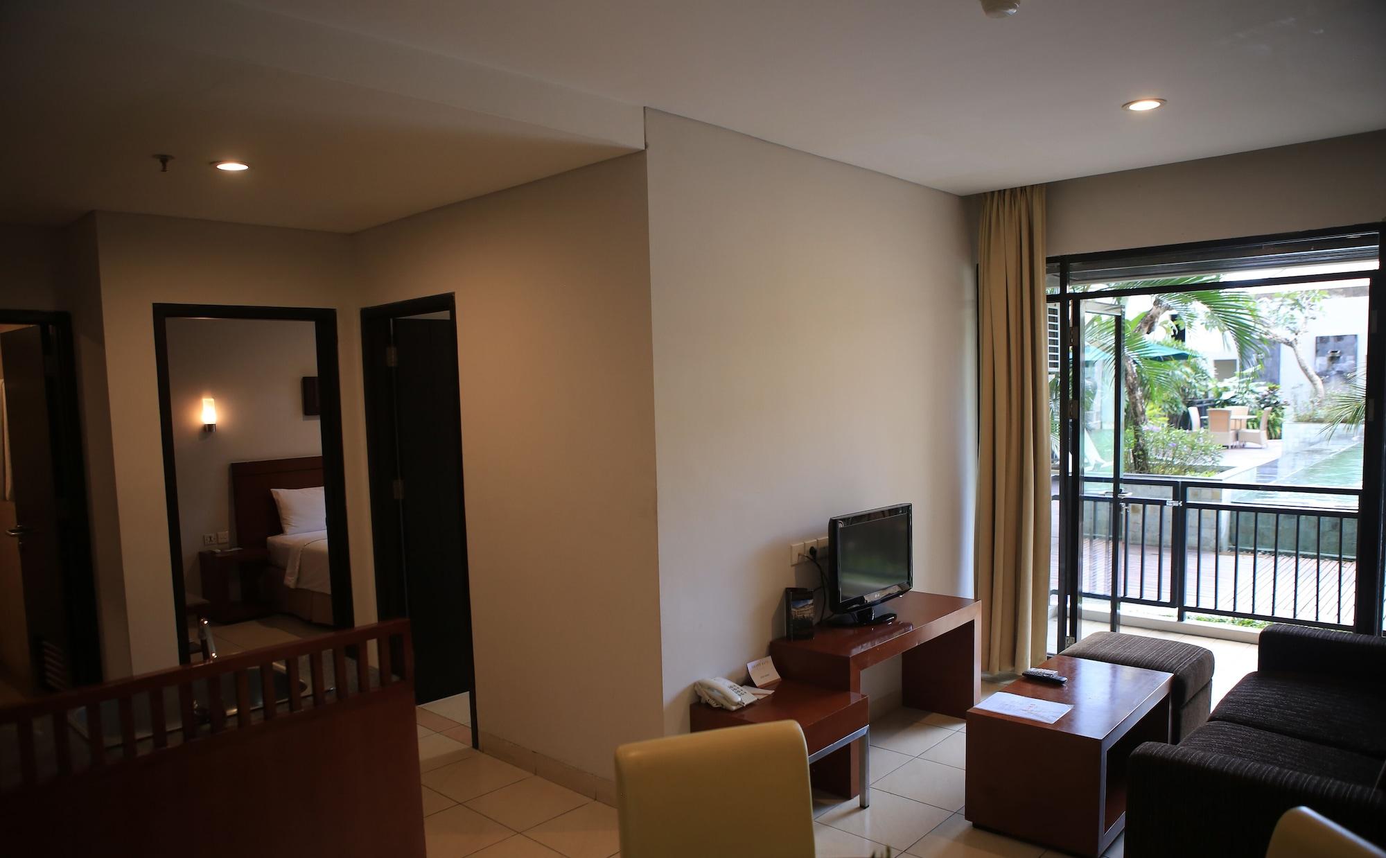 Legian Grand Kuta Hotel And Residence מראה חיצוני תמונה