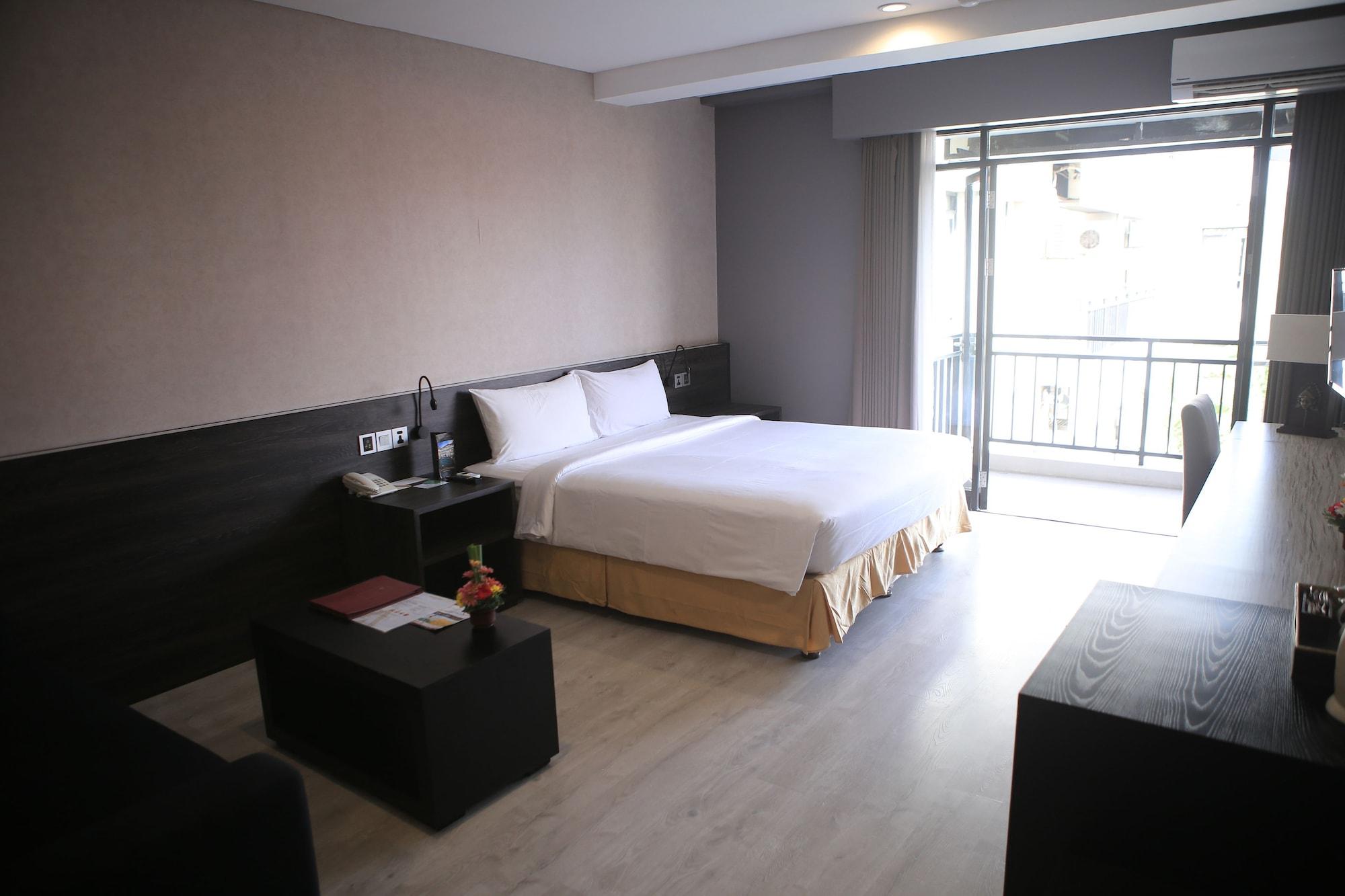 Legian Grand Kuta Hotel And Residence מראה חיצוני תמונה