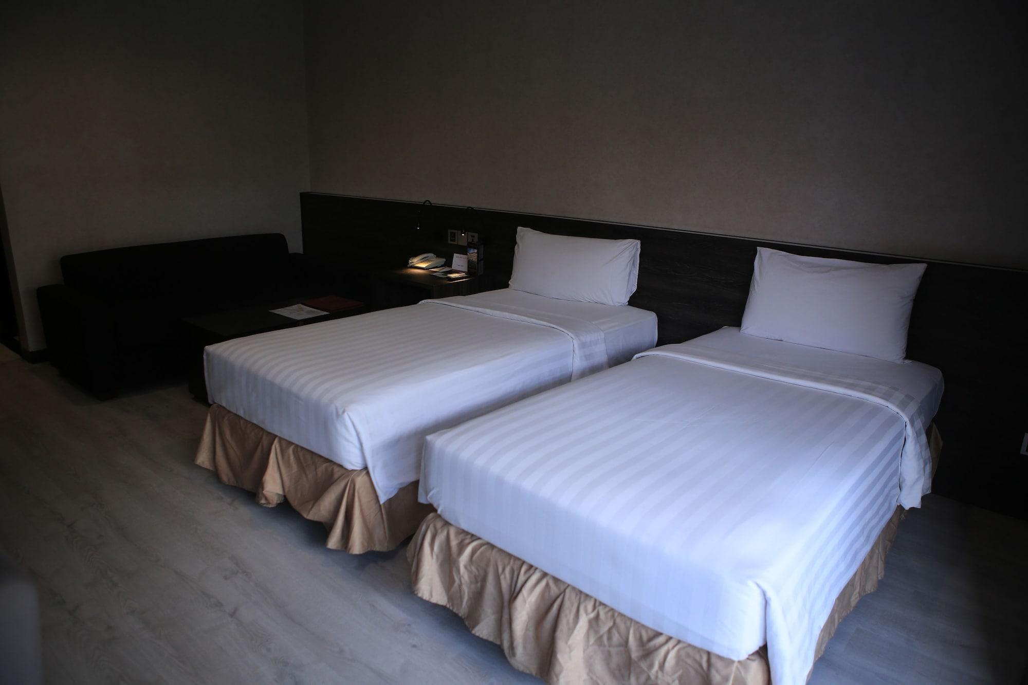 Legian Grand Kuta Hotel And Residence מראה חיצוני תמונה