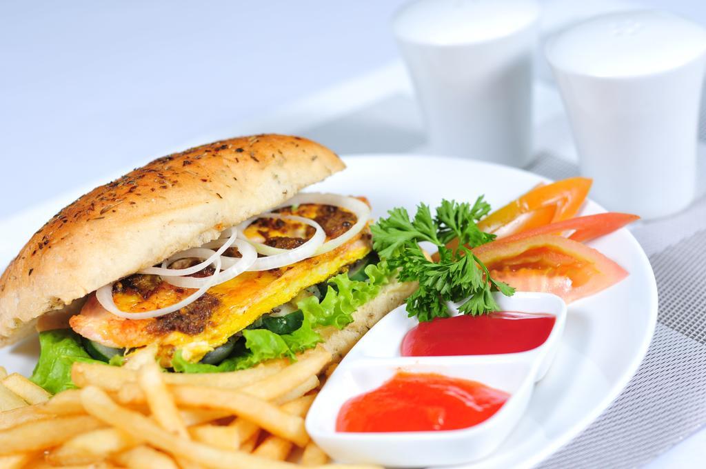 Legian Grand Kuta Hotel And Residence מראה חיצוני תמונה