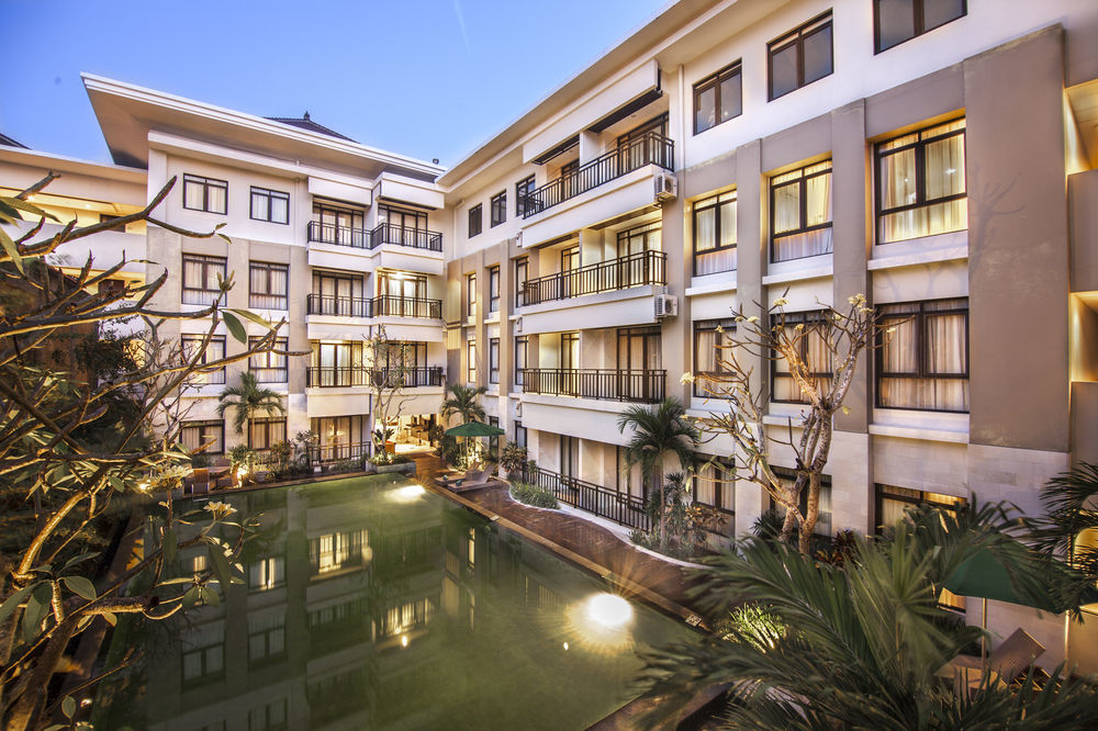 Legian Grand Kuta Hotel And Residence מראה חיצוני תמונה